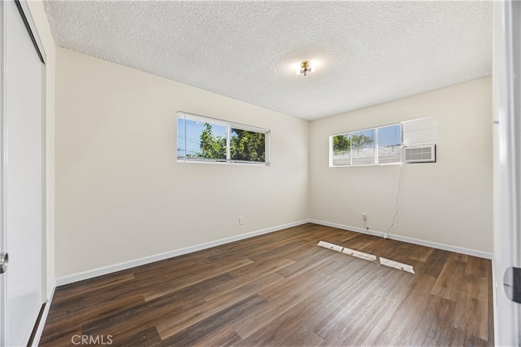 574 N 6th Street - Photo 4