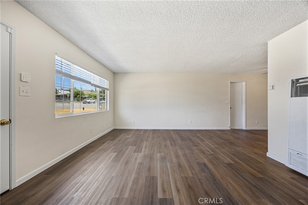 574 N 6th Street - Photo 3