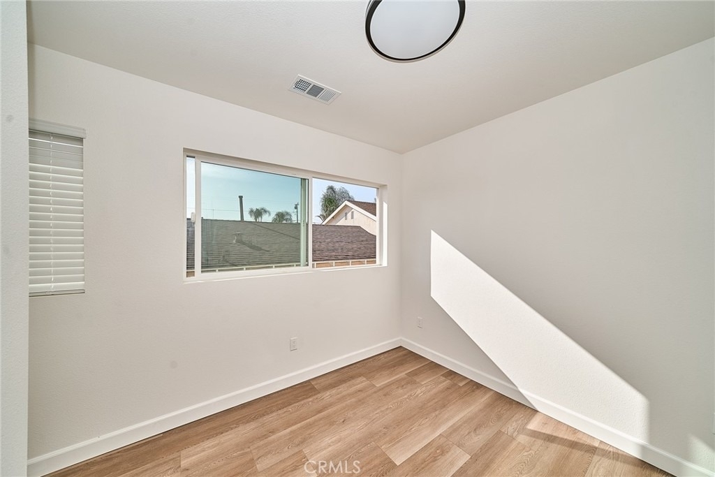 3259 Evelyn - Photo 10