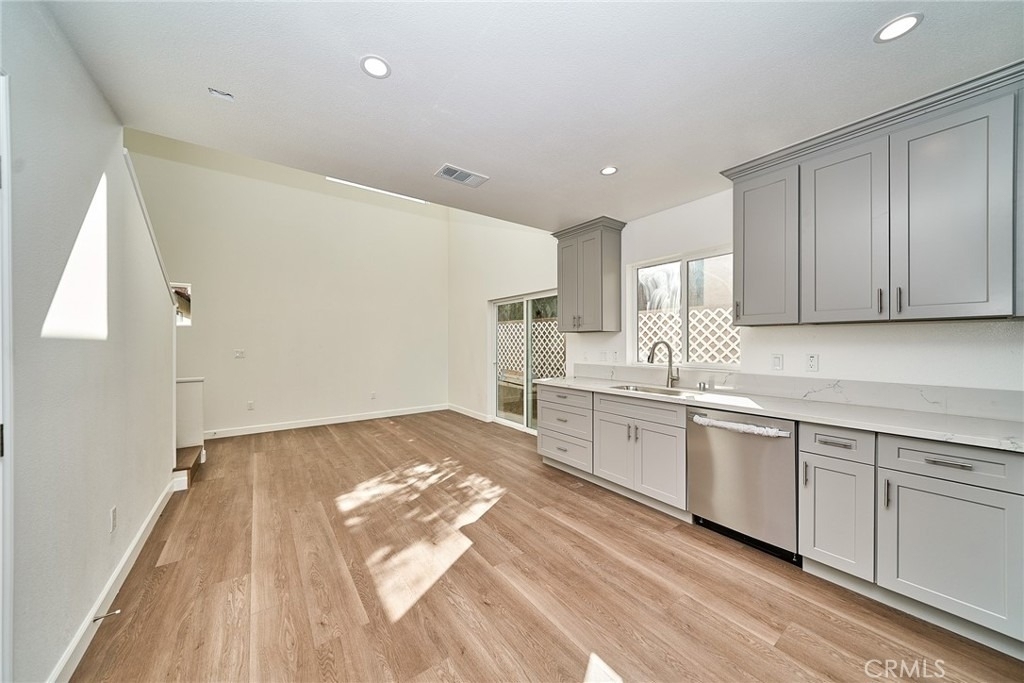 3259 Evelyn - Photo 7