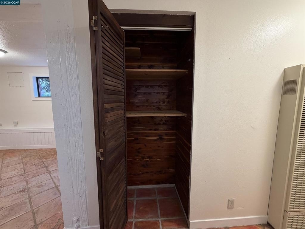 556 Liberty St - Photo 3