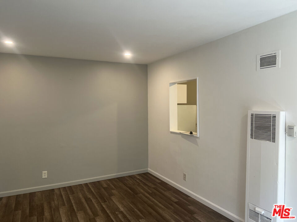 1554 Cassil Place - Photo 2
