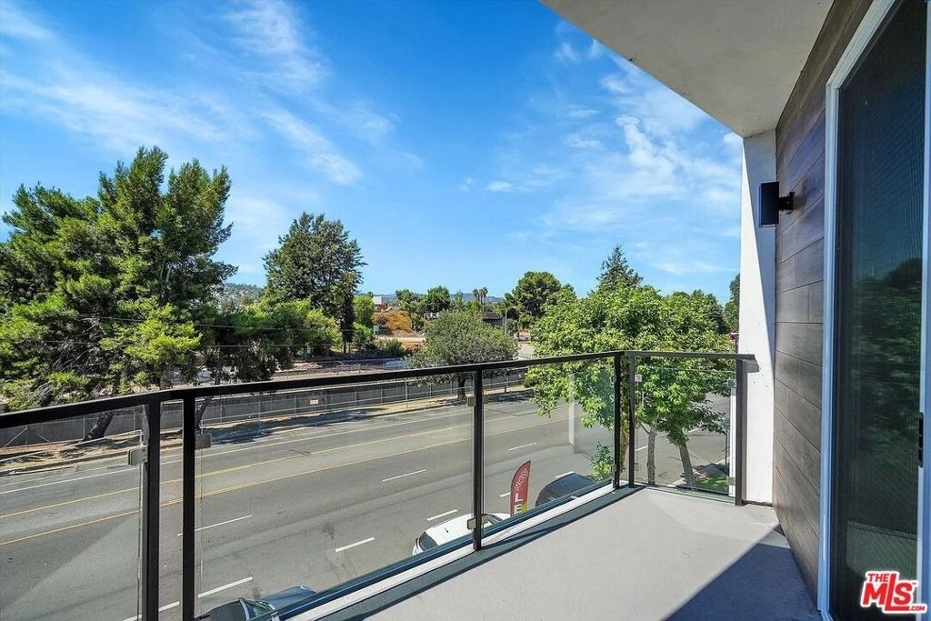 14419 Riverside Drive - Photo 9