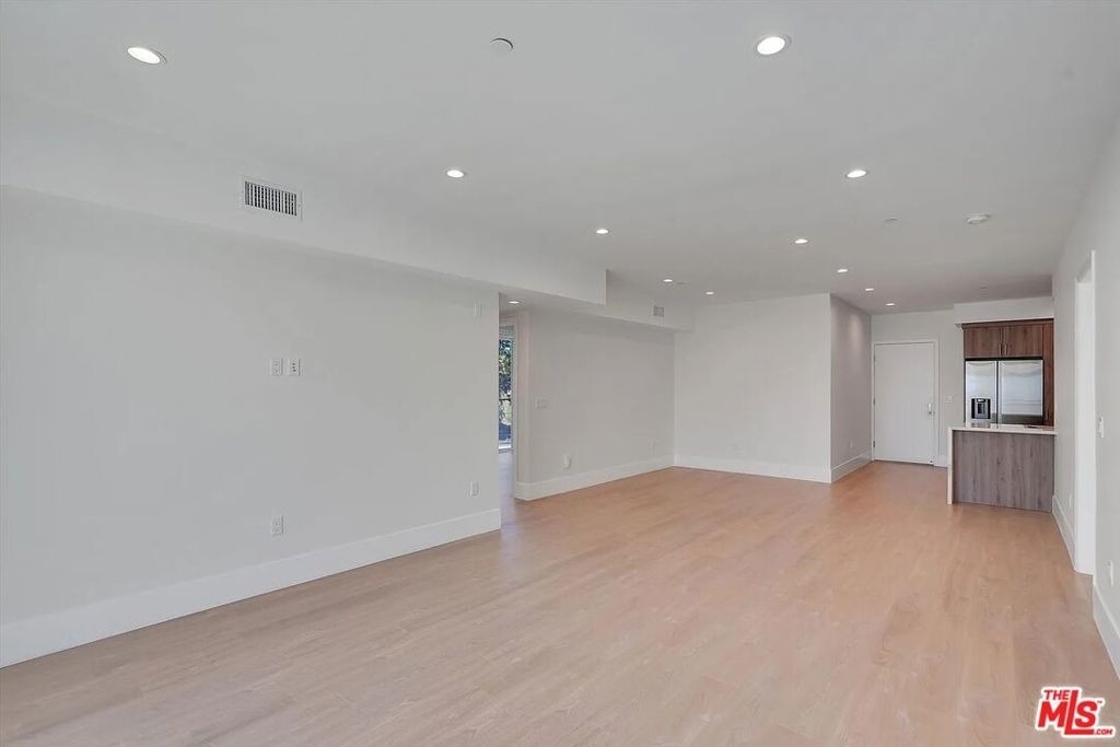 14419 Riverside Drive - Photo 3