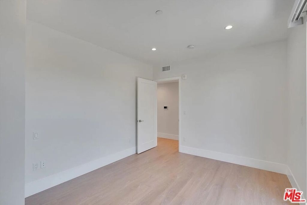 14419 Riverside Drive - Photo 18