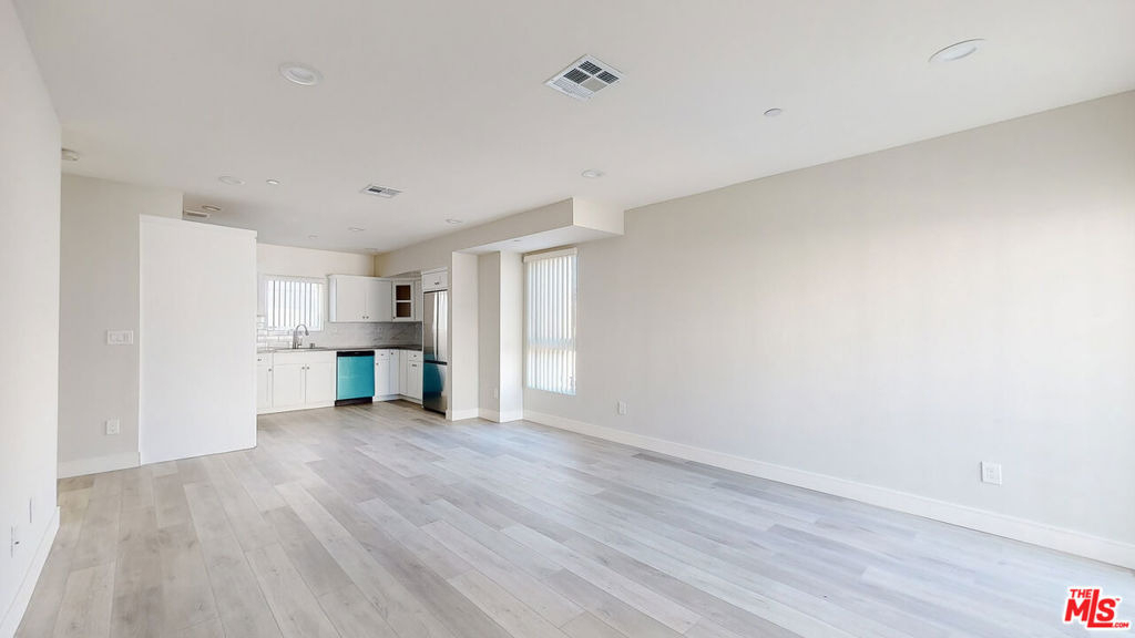 307 Rosemont Avenue - Photo 1