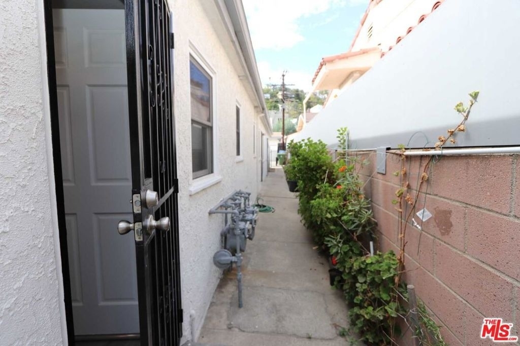 1805 Silver Lake Boulevard - Photo 16