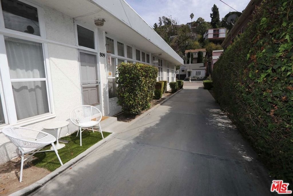 1805 Silver Lake Boulevard - Photo 17