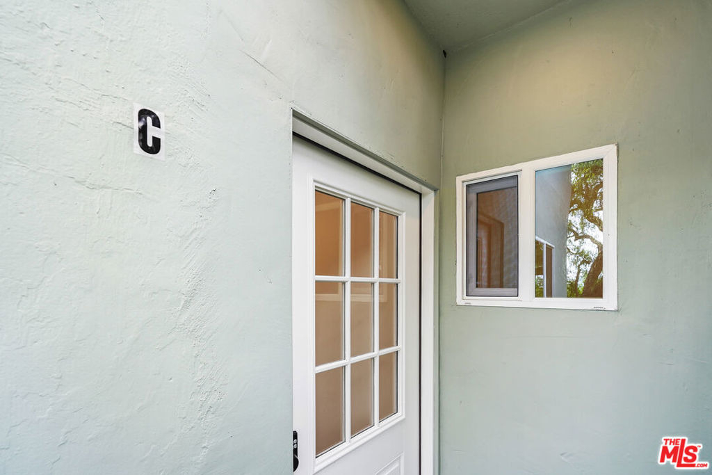 726 Pier Avenue - Photo 2