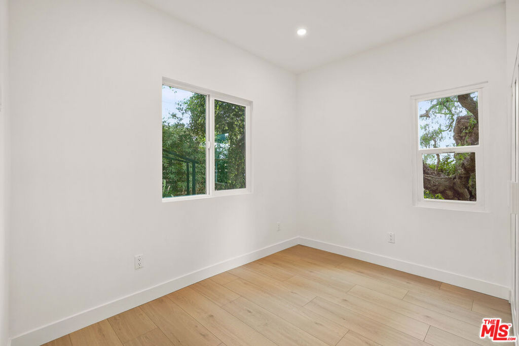726 Pier Avenue - Photo 10