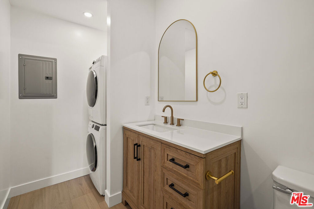 726 Pier Avenue - Photo 14
