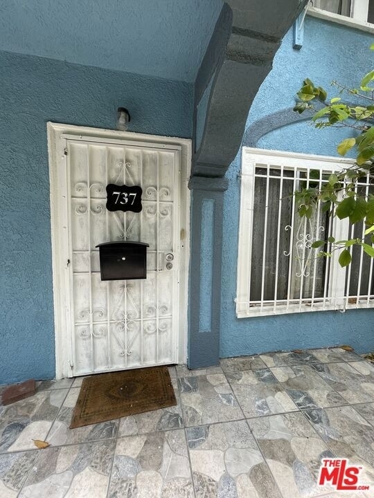 737 N Harvard Boulevard - Photo 6