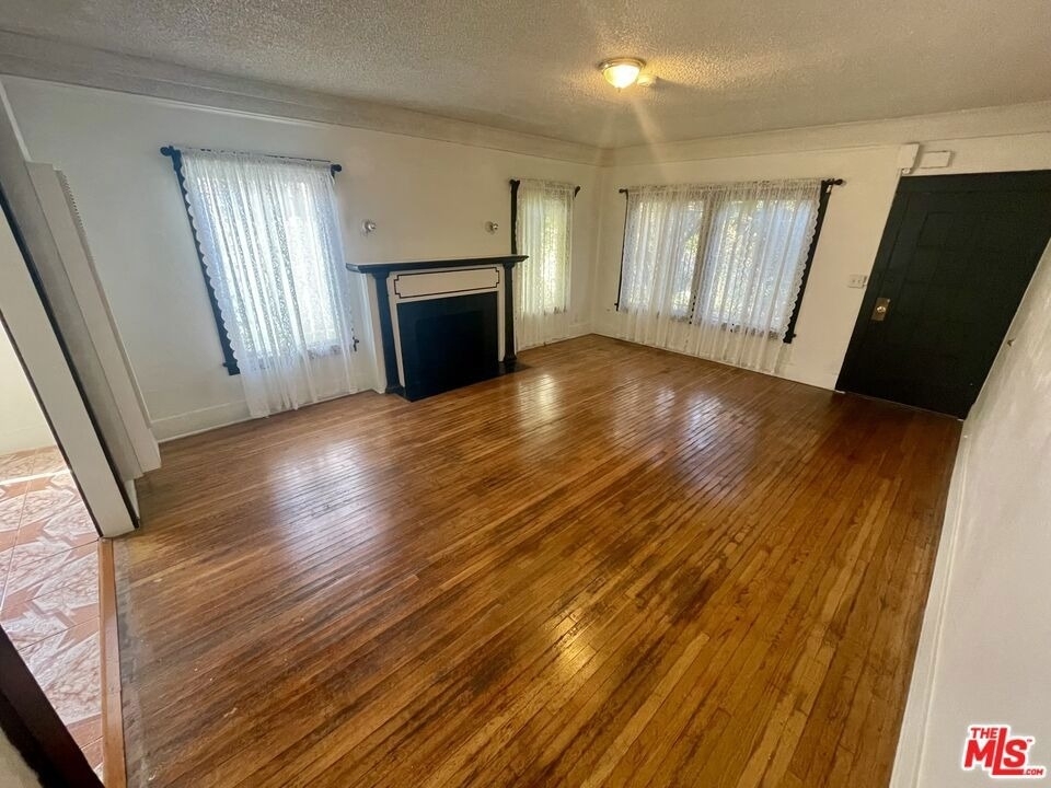737 N Harvard Boulevard - Photo 10