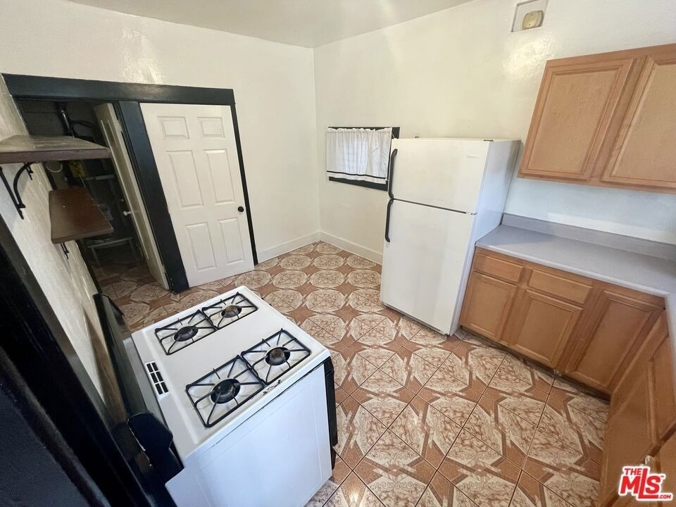 737 N Harvard Boulevard - Photo 26