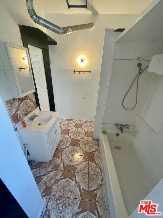 737 N Harvard Boulevard - Photo 25