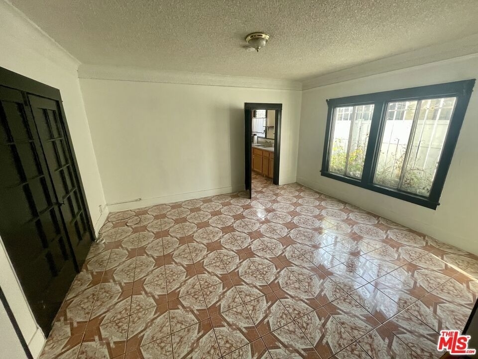 737 N Harvard Boulevard - Photo 13