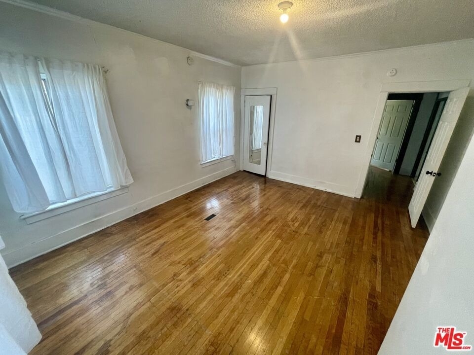737 N Harvard Boulevard - Photo 14