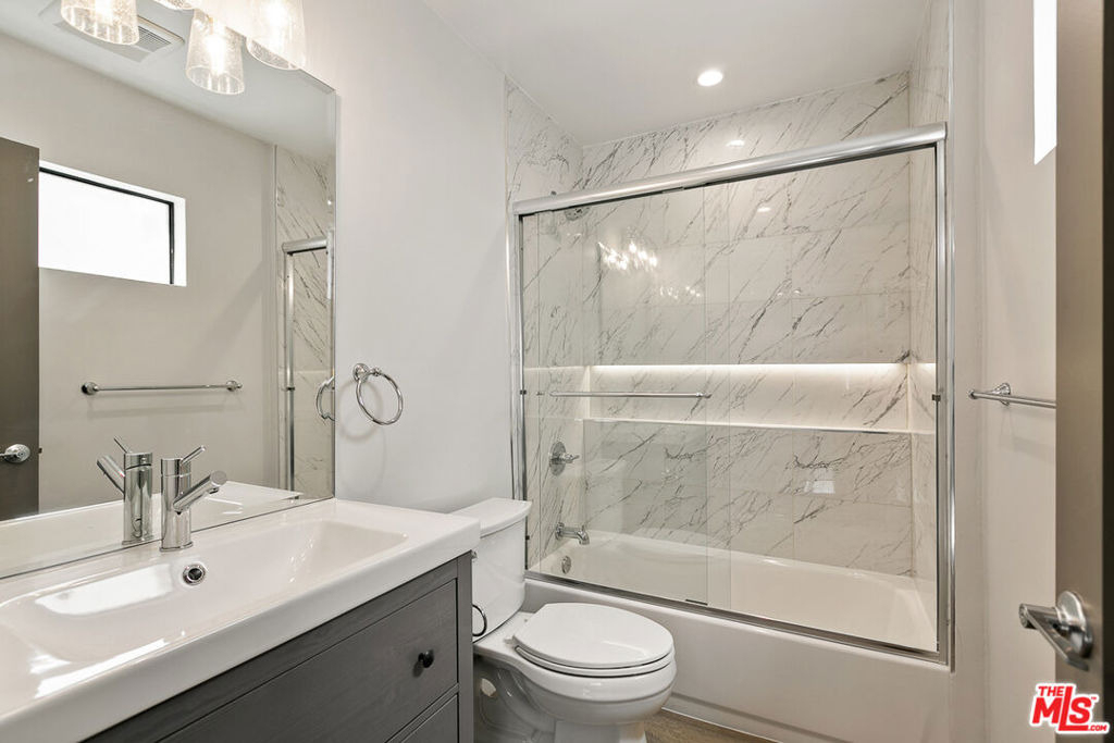 3314 S Mentone Avenue - Photo 15