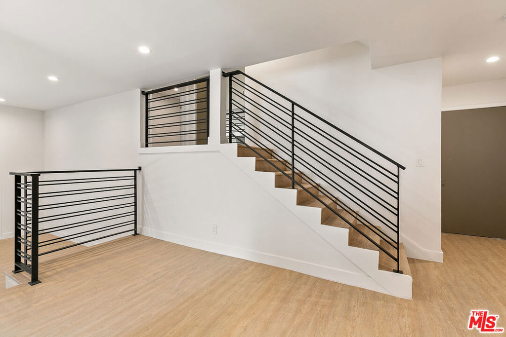 3314 S Mentone Avenue - Photo 4
