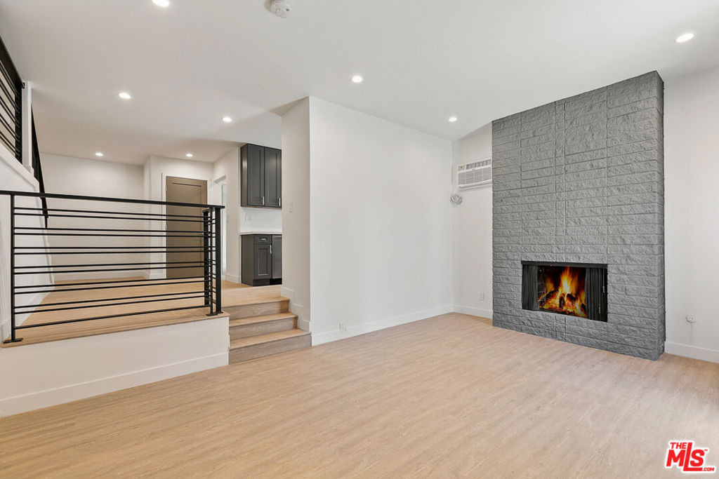 3314 S Mentone Avenue - Photo 9