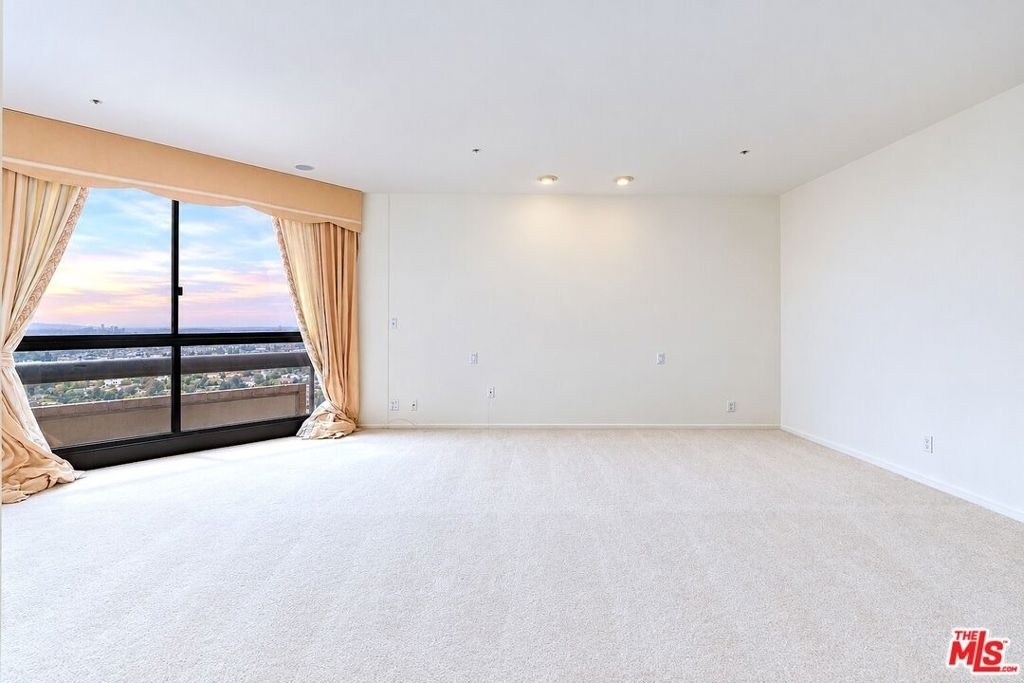 10430 Wilshire Boulevard - Photo 12