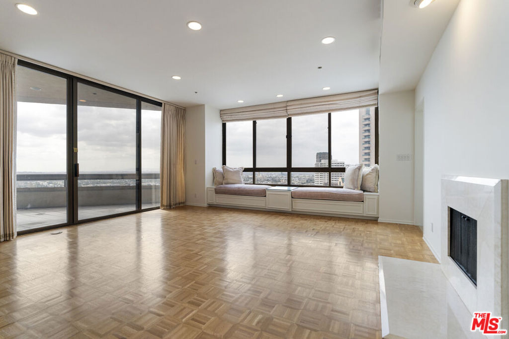 10430 Wilshire Boulevard - Photo 4