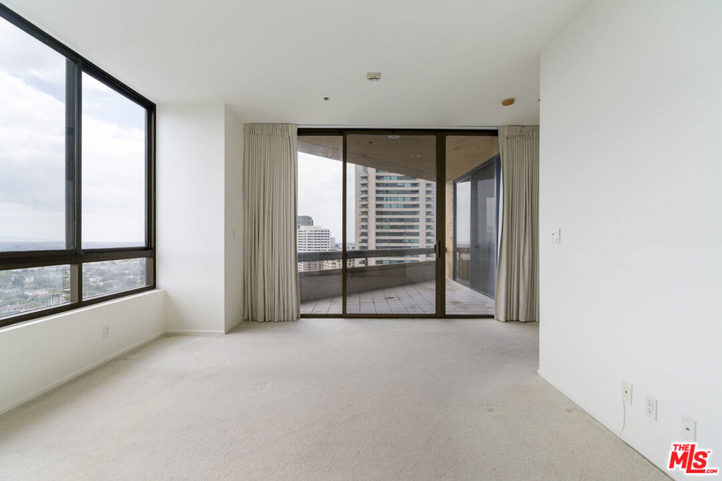 10430 Wilshire Boulevard - Photo 16