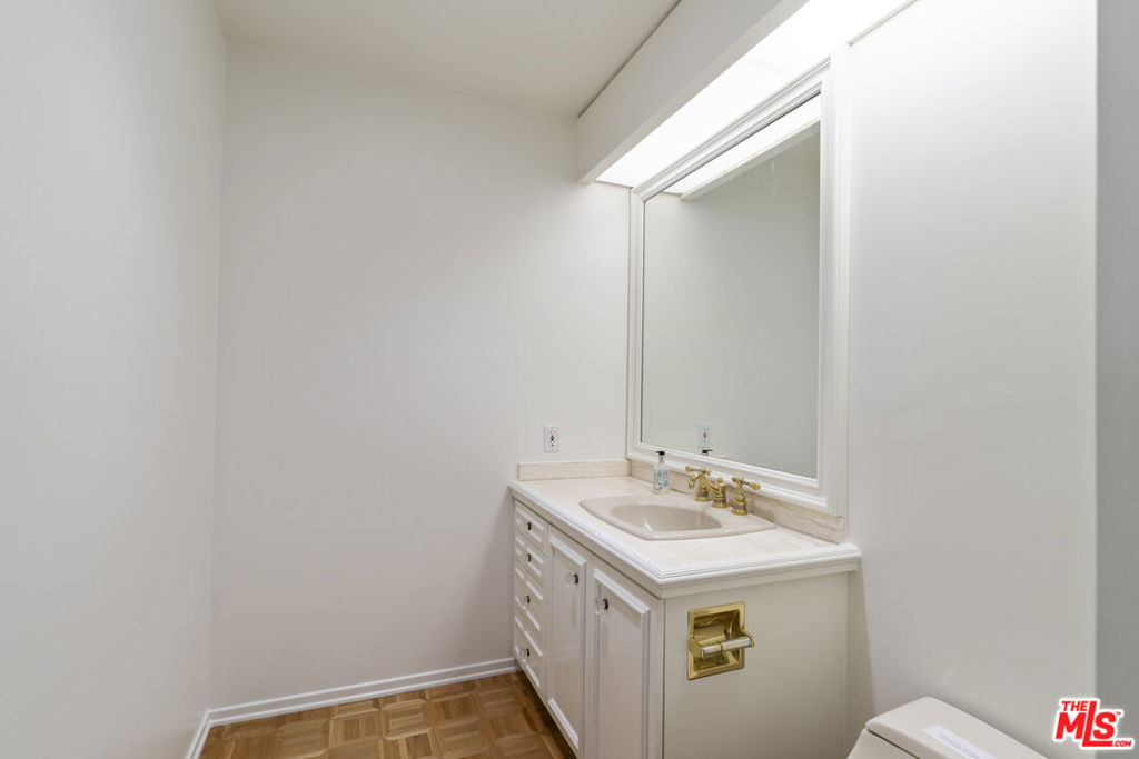 10430 Wilshire Boulevard - Photo 19