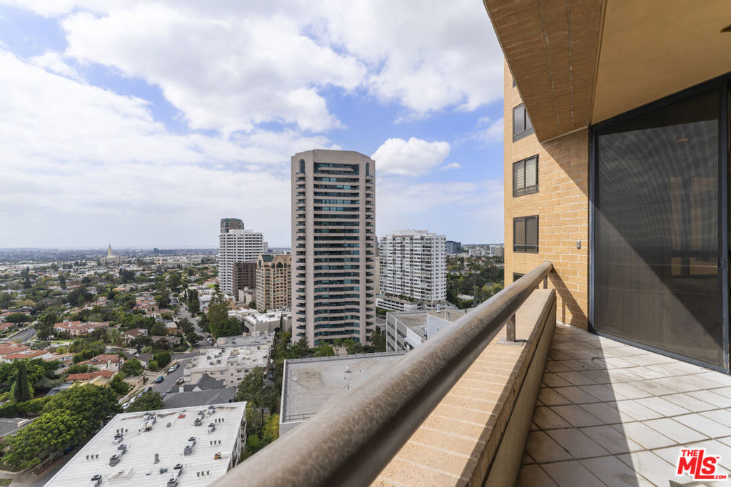 10430 Wilshire Boulevard - Photo 20