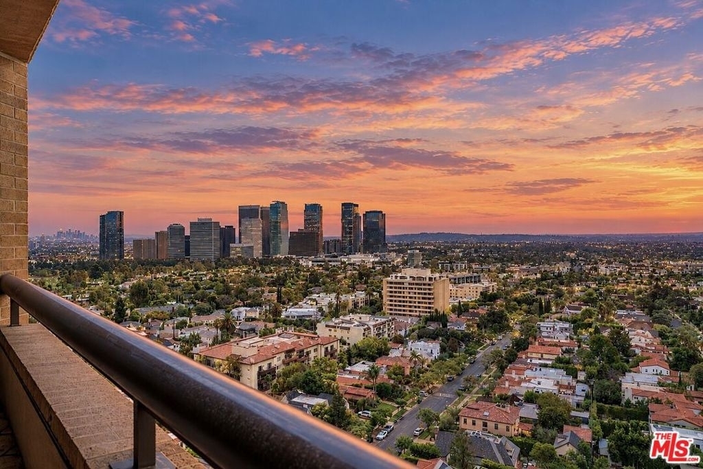 10430 Wilshire Boulevard - Photo 2