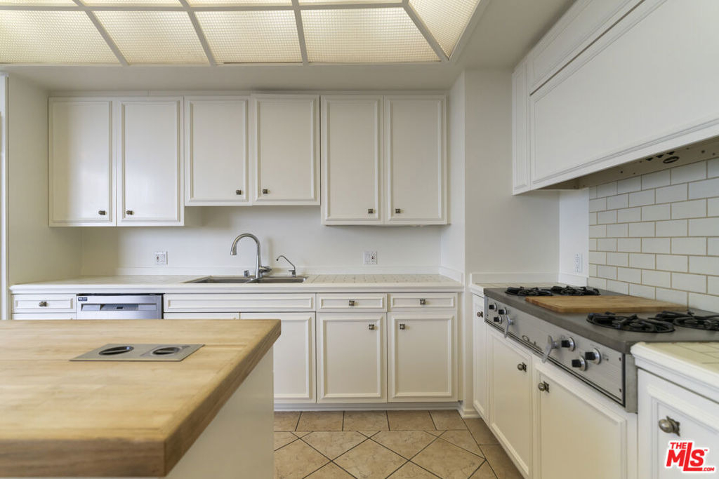 10430 Wilshire Boulevard - Photo 8