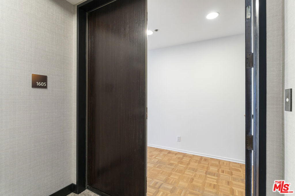 10430 Wilshire Boulevard - Photo 3