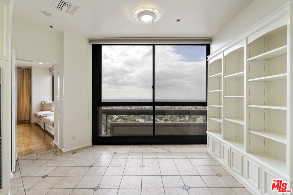 10430 Wilshire Boulevard - Photo 9