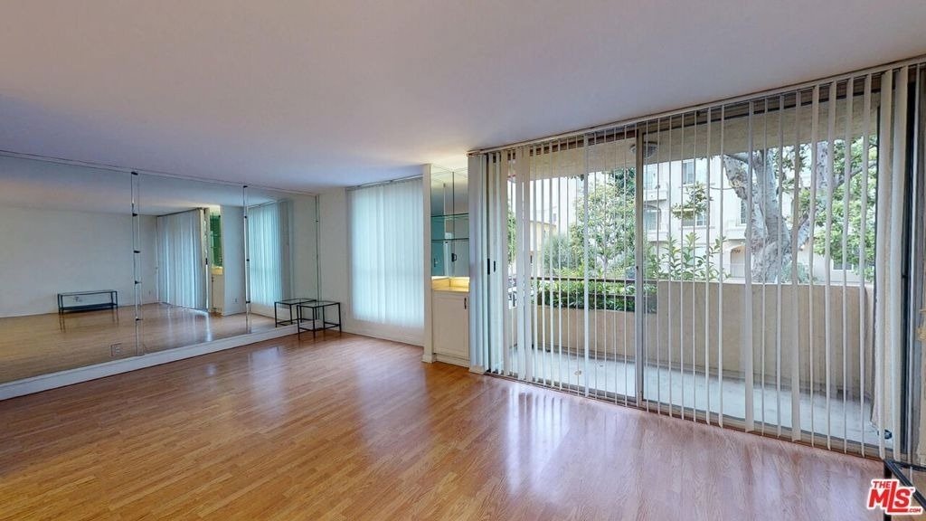 1731 Colby Avenue - Photo 2