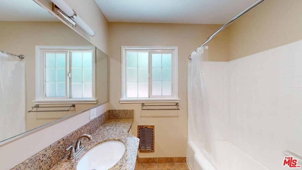 15031 Hartland Street - Photo 11