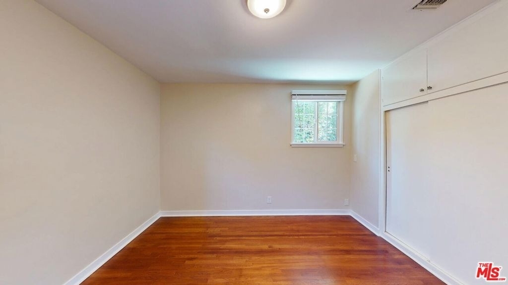 15031 Hartland Street - Photo 7