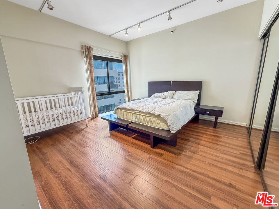 10445 Wilshire Boulevard - Photo 7