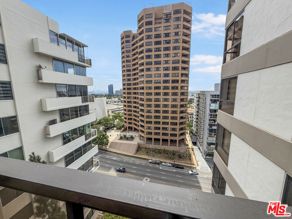 10445 Wilshire Boulevard - Photo 3
