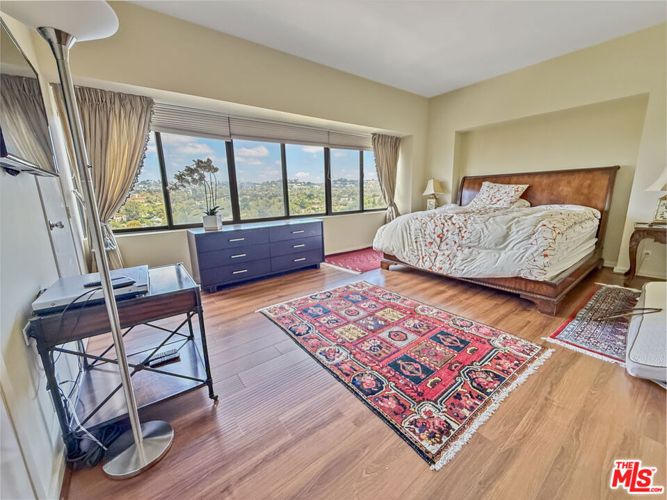 10445 Wilshire Boulevard - Photo 4