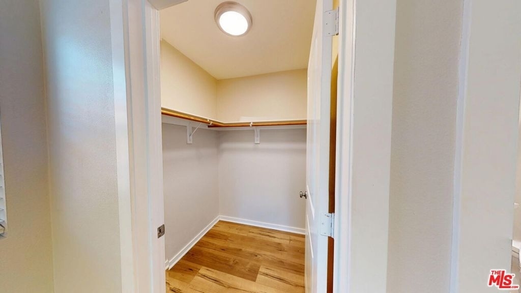 15033 Hartland Street - Photo 9