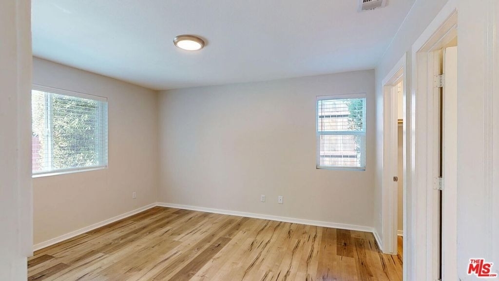 15033 Hartland Street - Photo 8