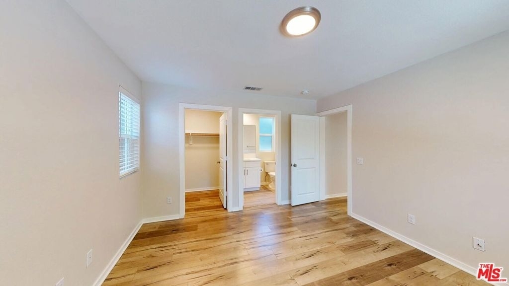 15033 Hartland Street - Photo 7