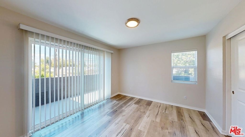 15033 Hartland Street - Photo 13