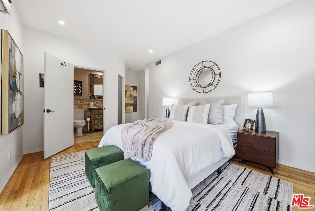 612 S Barrington Avenue - Photo 17
