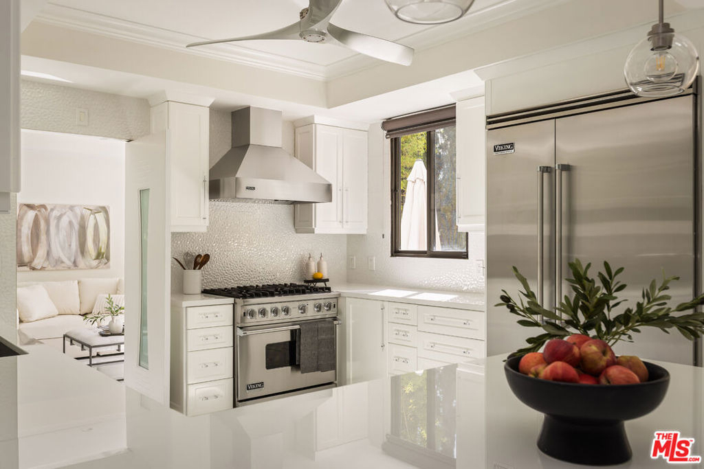 4460 Wilshire Boulevard - Photo 33