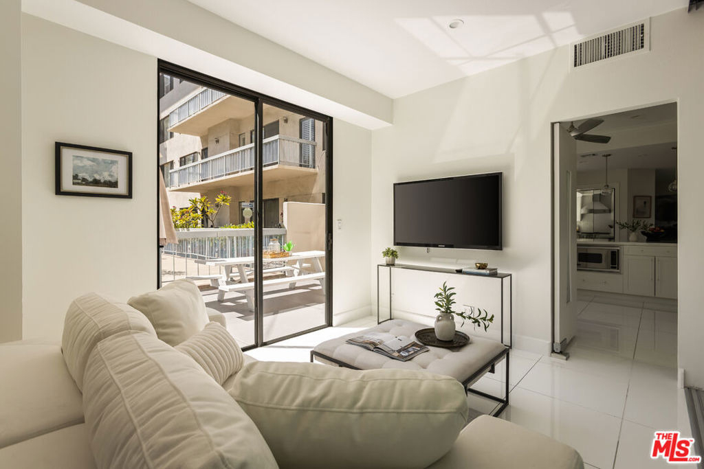 4460 Wilshire Boulevard - Photo 19
