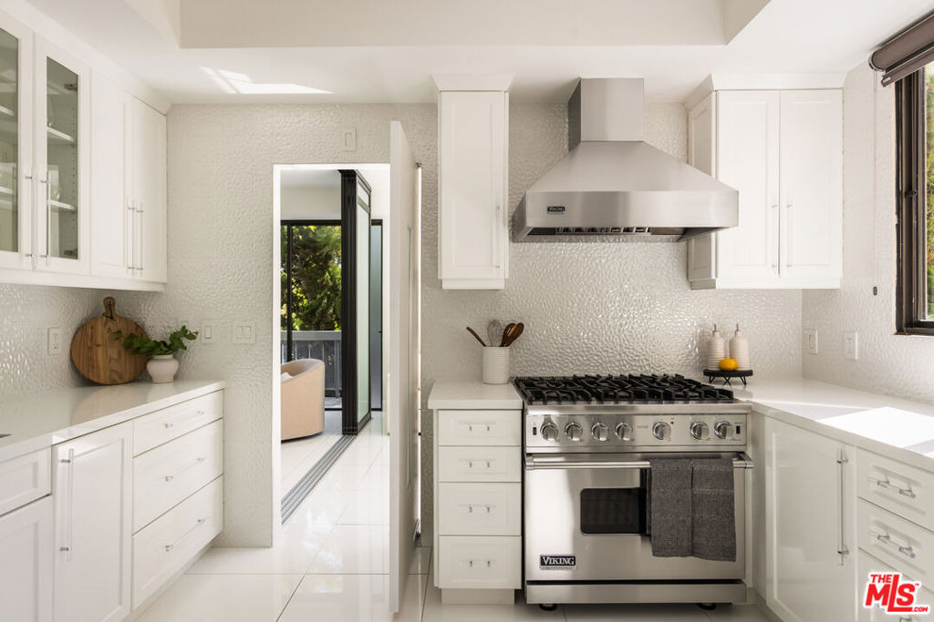 4460 Wilshire Boulevard - Photo 25