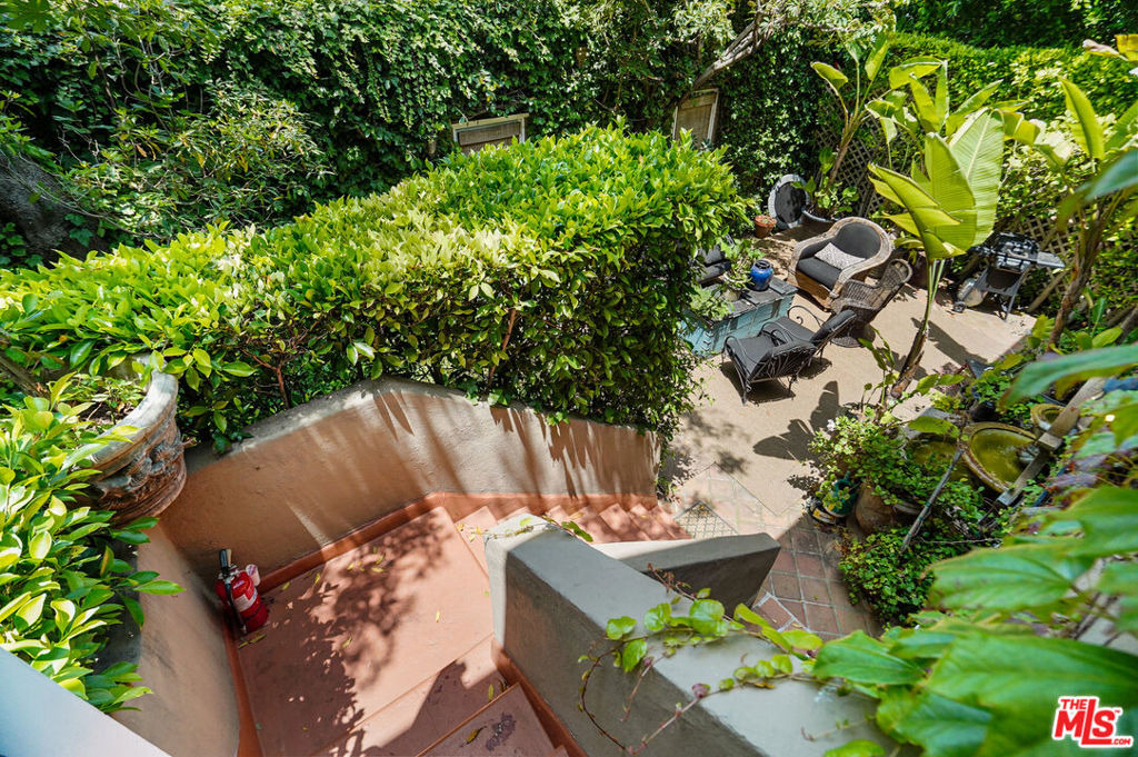1233 N Crescent Heights Boulevard - Photo 12