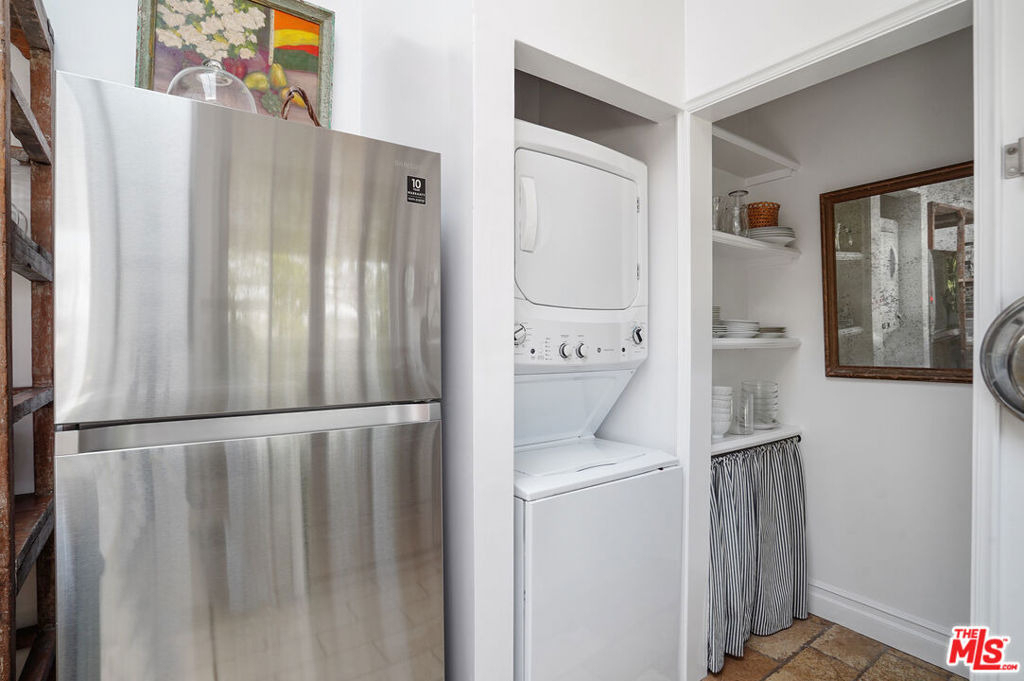 1233 N Crescent Heights Boulevard - Photo 9