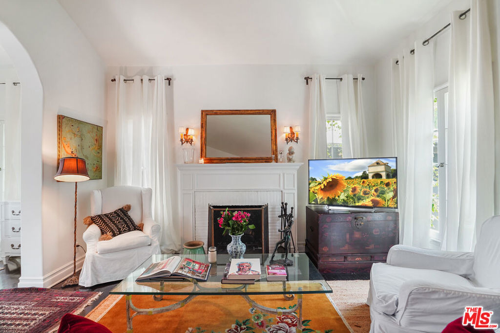 1233 N Crescent Heights Boulevard - Photo 4